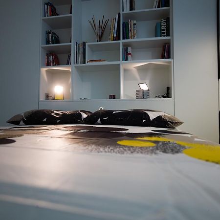 Stylish Mini In The Heart Of Milano Apartment Bilik gambar