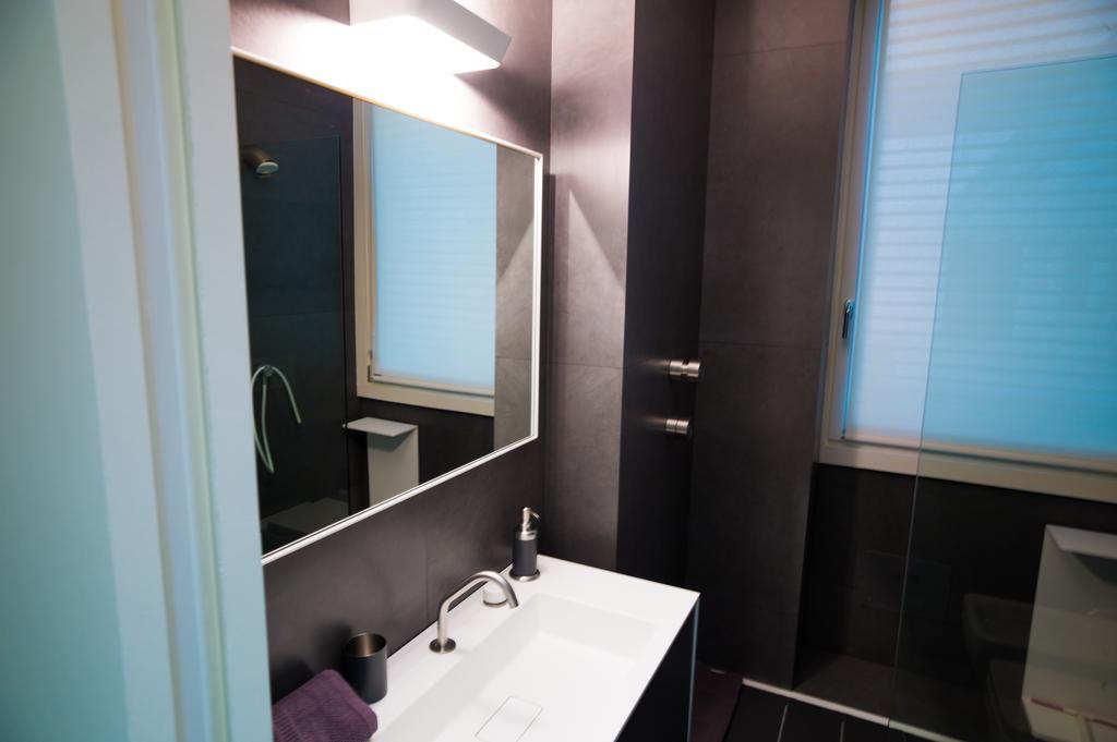 Stylish Mini In The Heart Of Milano Apartment Bilik gambar