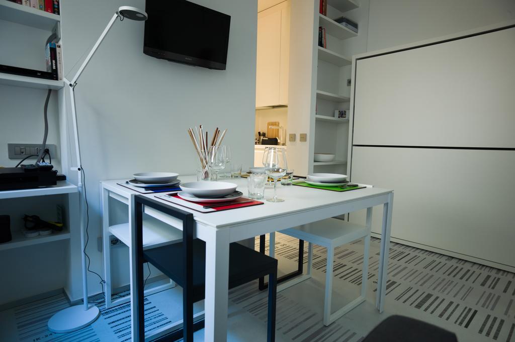 Stylish Mini In The Heart Of Milano Apartment Bilik gambar