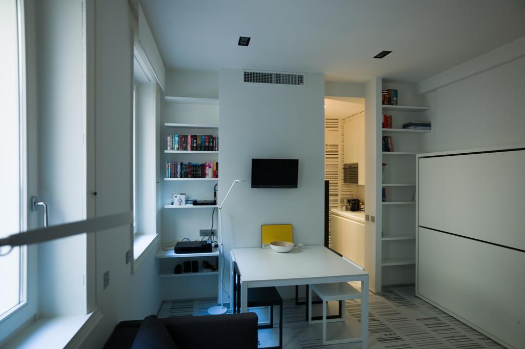Stylish Mini In The Heart Of Milano Apartment Bilik gambar