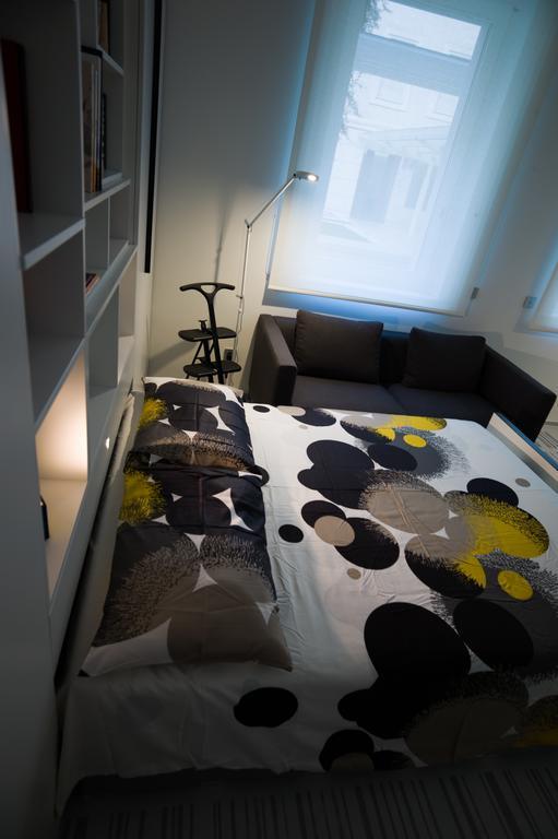 Stylish Mini In The Heart Of Milano Apartment Bilik gambar